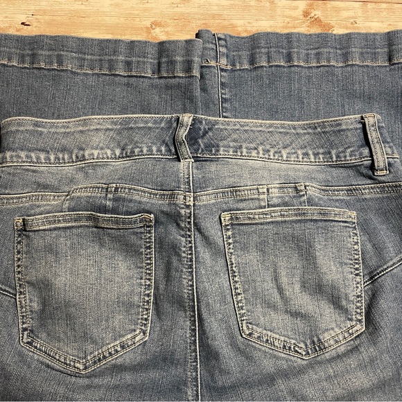 Torrid Bombshell Flare Premium Stretch Men Jeans - Light Blue - Size 14R - Picture 10 of 11